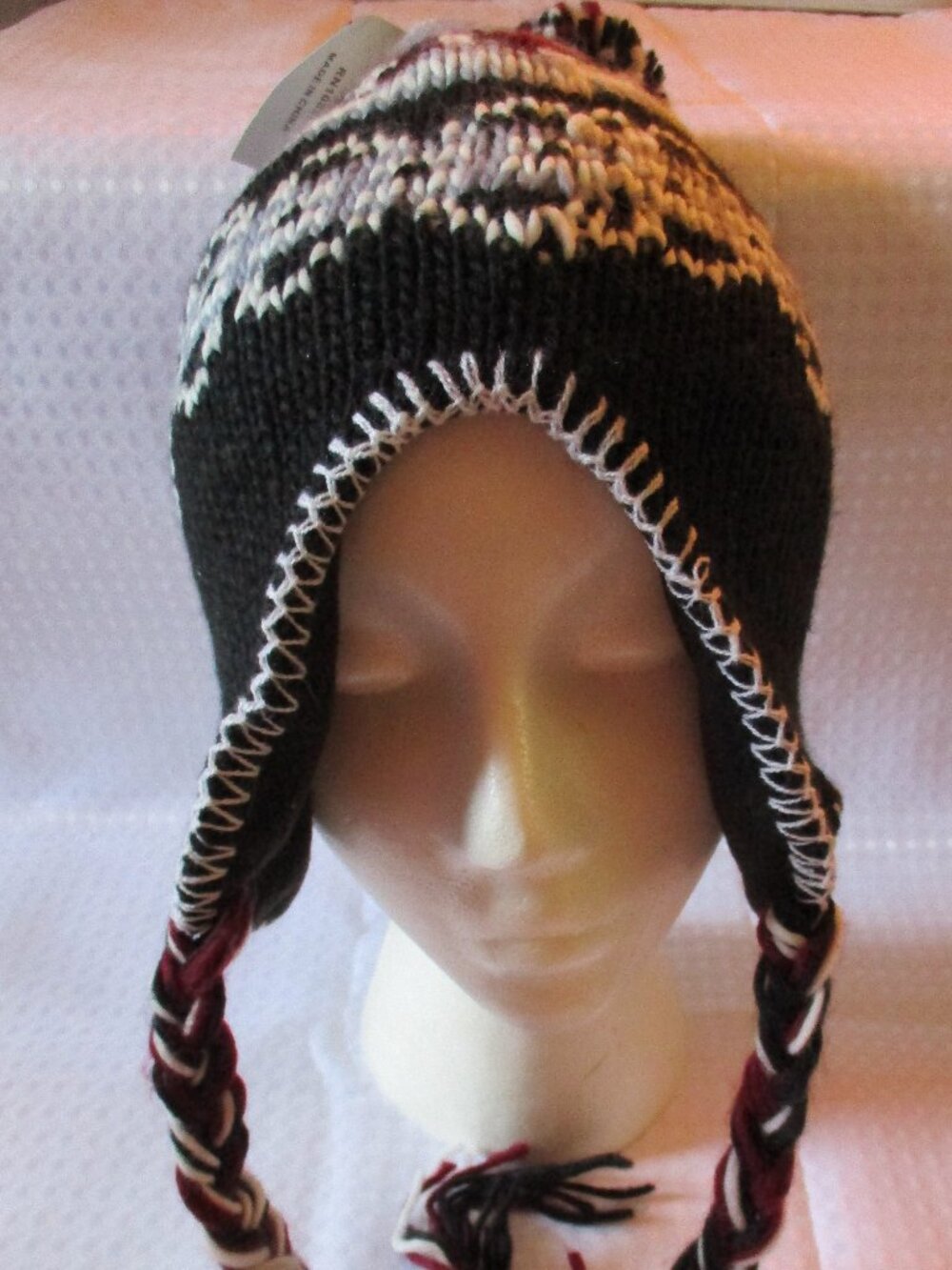NWT Solid Wing 100% Acrylic Women's Knit Ski Hat - Pom Pom, Braided Tassels